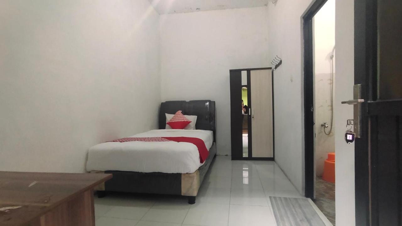 OYO 90157 Griya Andon Syariah Hotel Cirebon Bagian luar foto