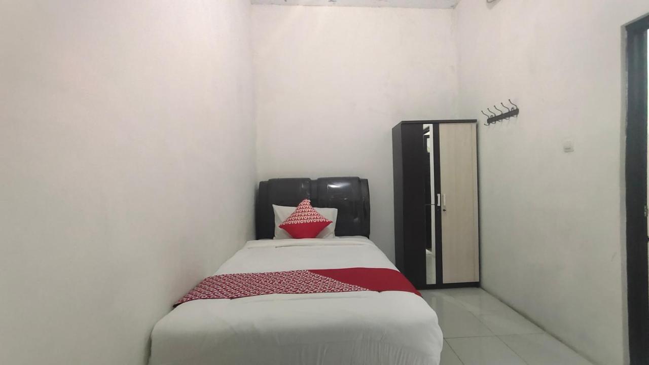 OYO 90157 Griya Andon Syariah Hotel Cirebon Bagian luar foto